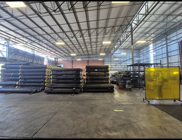 2,341M² WAREHOUSE TO LET IN LONGMEADOW